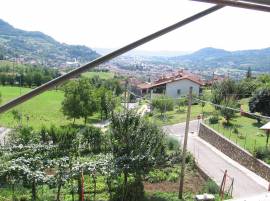 Rustico in collina con terreno annesso - VI