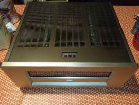 Amplificatore di potenza stereo Accuphase P550