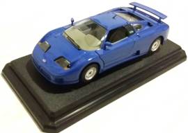 Modellino Burago Made In Italy Bugatti 11gb (1991)scala 1:24 con scatola nuovo