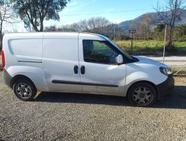 Fiat doblo 1.6 mtj 105cv passo corto. Veicolo dotato di 3 posti. 