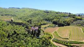 Lamole in antico borgo colonica con terreno e piscina