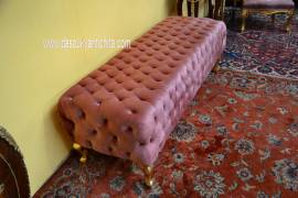 Divano-pouf stile Barocco in velluto rosa