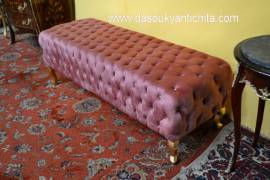 Divano-pouf stile Barocco in velluto rosa