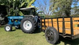  Trattore agricolo FORD 5000 con carrello