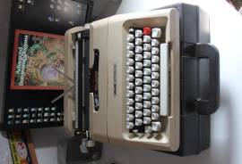 MACCHINA DA SCRIVERE OLIVETTI LETTERA 35 ARTICOLO VINTAGE