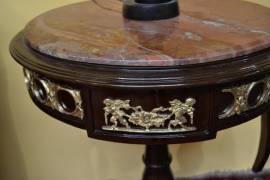 Tavolino tondo con piano in marmo stile Napoleone III