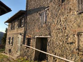 vendita borgo in sasso - più unità abitative - più terreno -  colline di savigno