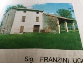 Vendo rustico sito tra Soragna e roncole Verdi ampio lotto 