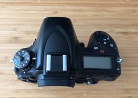 Vendo Nikon D750 in ottime condizioni con tutti gli accessori.