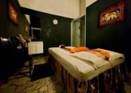 ESTETICA  MASSAGGI CURA CORPO A BRESSO ADATTO A CINESI ANCHE X RIC. UNGHIE