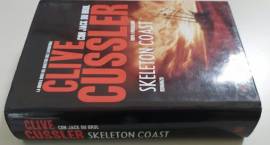 Skeleton Coast di Clive Cussler con Jack Du Brul Ed.Longanesi & C. giugno, 2010 come nuovo 