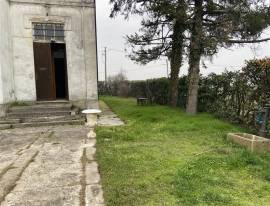 Villa stile Liberty del 1900 indipendente con giardino Alseno  (PC) 