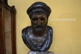 Busto in bronzo raffigurante Pitagora