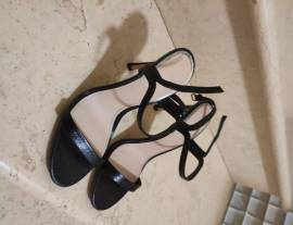 Vendo Scarpa con tacco ZARA WOMAN, misura n° 37 