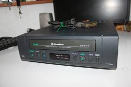 VIDEOREGISTRATORE VHS ROADSTAR VCP-5202s 220V / 12V