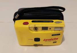 Storica Macchina fotografica Invicta DX mod.35 FXL colore giallo e custodia in similpelle 