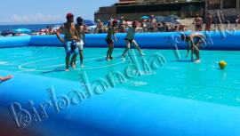 Capo da calcio saponato gonfiabile per spiagge, luna park e villaggi turistici