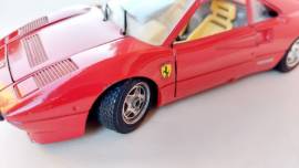 Modellino Burago Ferrari GTO (1984) in scala 1/24 Made in Italy