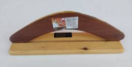 Boomerang originale australiano nuovo in legno di canniccio nero decorato a mano con supporto