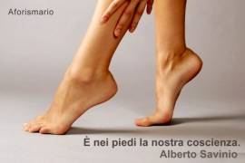 PIEDI E CAVIGLIE GONFIE