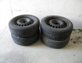 Cerchi in ferro Opel Meriva e Combo  6jx15h2 ET49 con montati pneumatici di misura 185/60R15 vendo a