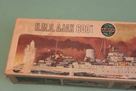 Modellino AIRFIX HMS AJAX SCALA 1:600 Kit Modello Nave fondo di magazzino nuovo