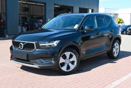 2019 Volvo XC40 D3 MOMENTUM AWD LED NAVI