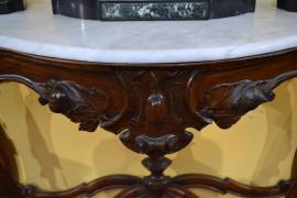 Console in noce con piano in marmo di Carrara stile Luigi Filippo del XX secolo