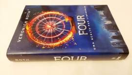 Four. Una scelta può liberarlo di Veronica Roth Ed.De Agostini, 2015 come nuovo 