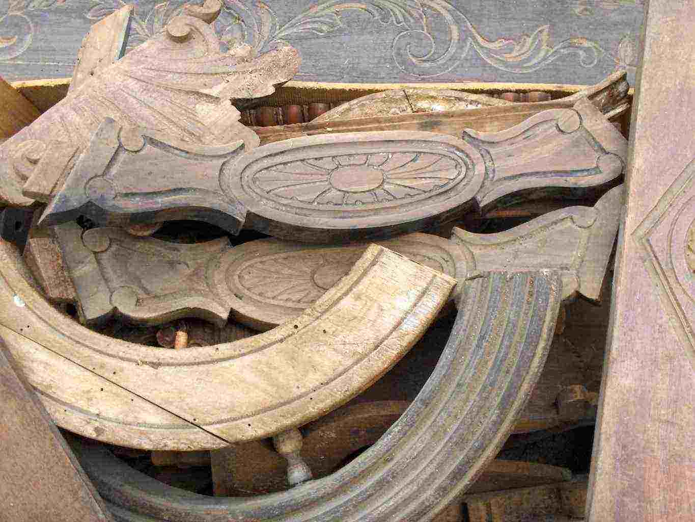 Lotto elementi antichi in legno x restauro mobili