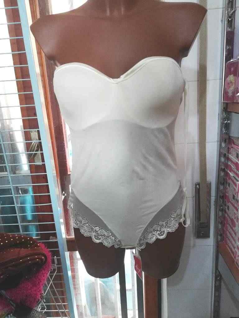 body donna a 2 euro a stock