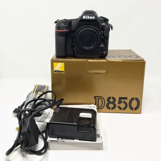 Nuova reflex digitale Nikon D850 in formato FX originale