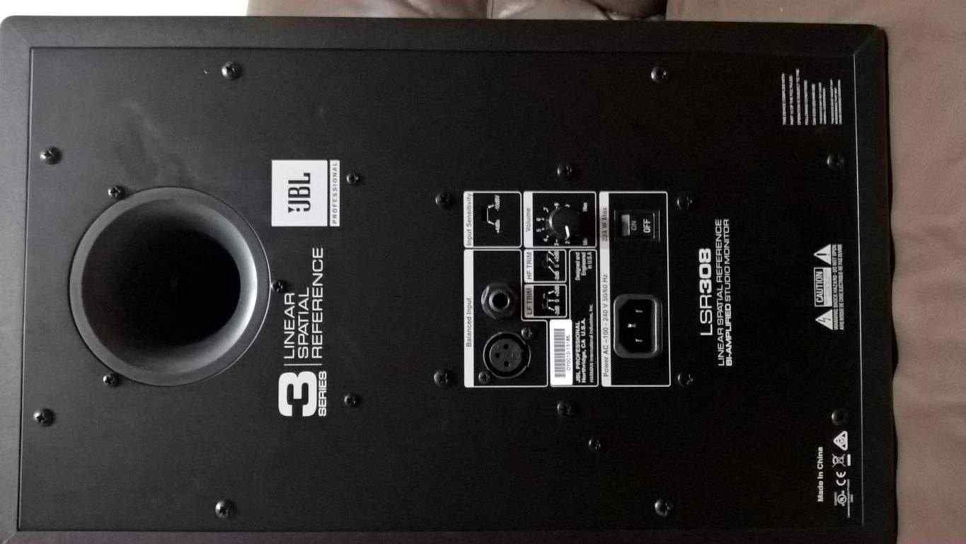 Vendo insieme: monitor JBL 308 LSR (112W) e mixer Hercules Universal DJ