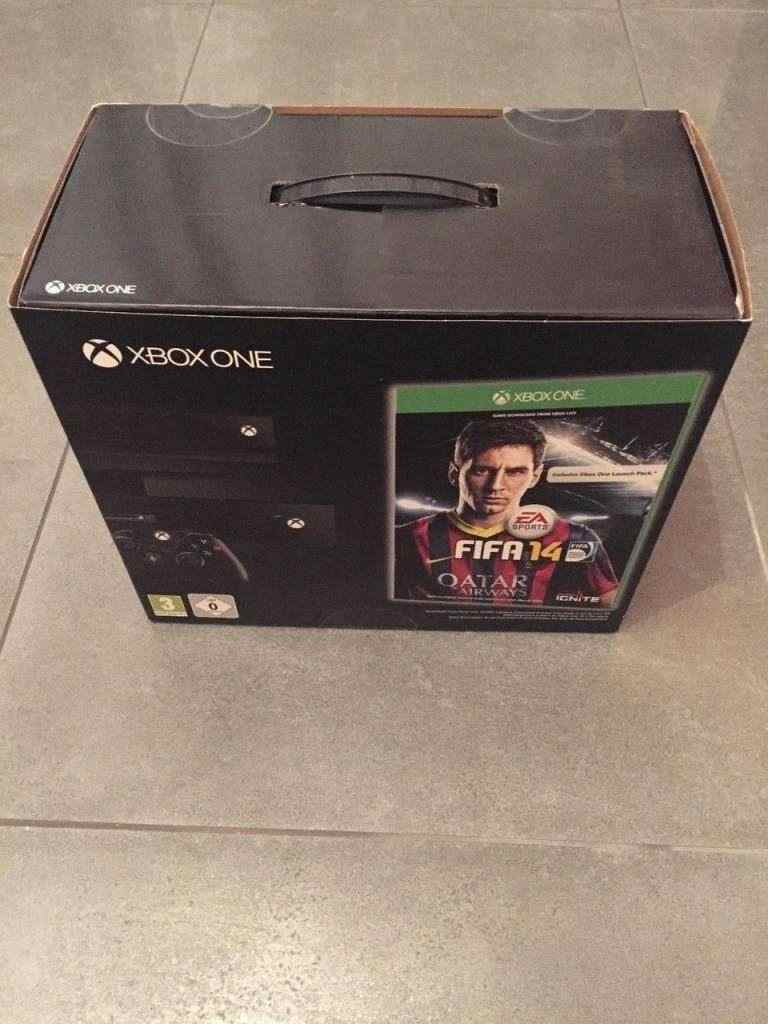 Xbox One Console + Kincet Day One Edition Fifa 14 Pal Nuovo Sigillata