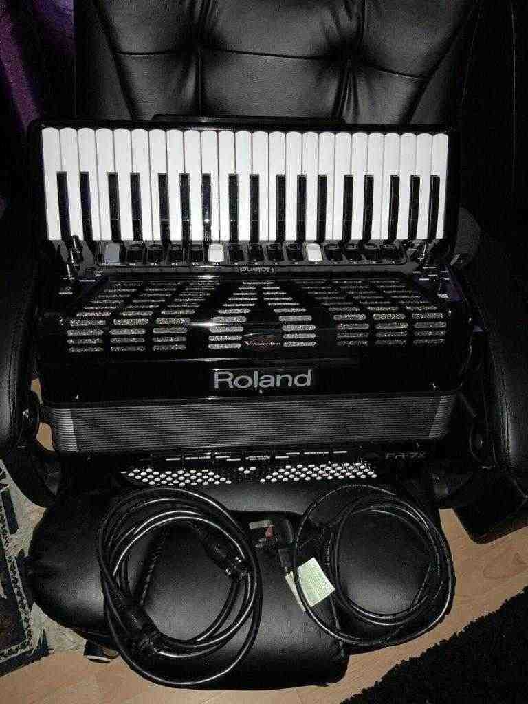 Fisarmonica ROLAND V accordion FR-7x