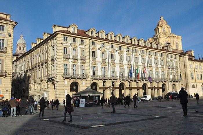 Piazza castello bel monolocale panoramico